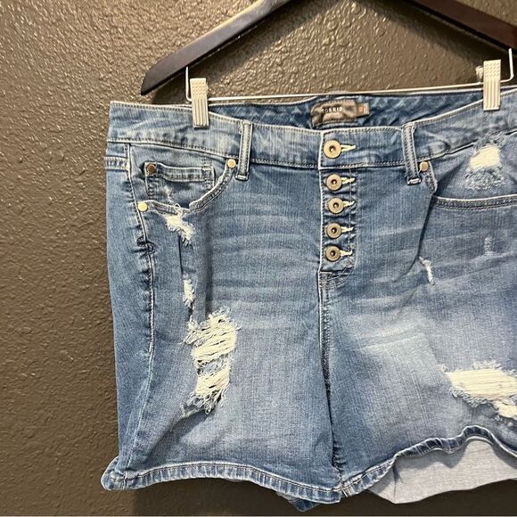 Torrid Distressed Button Front Denim Shorts - Picture 2 of 12